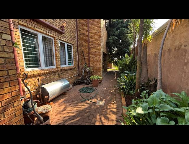 4 BEDROOM HOUSE FOR SALE IN MONTANA PARK